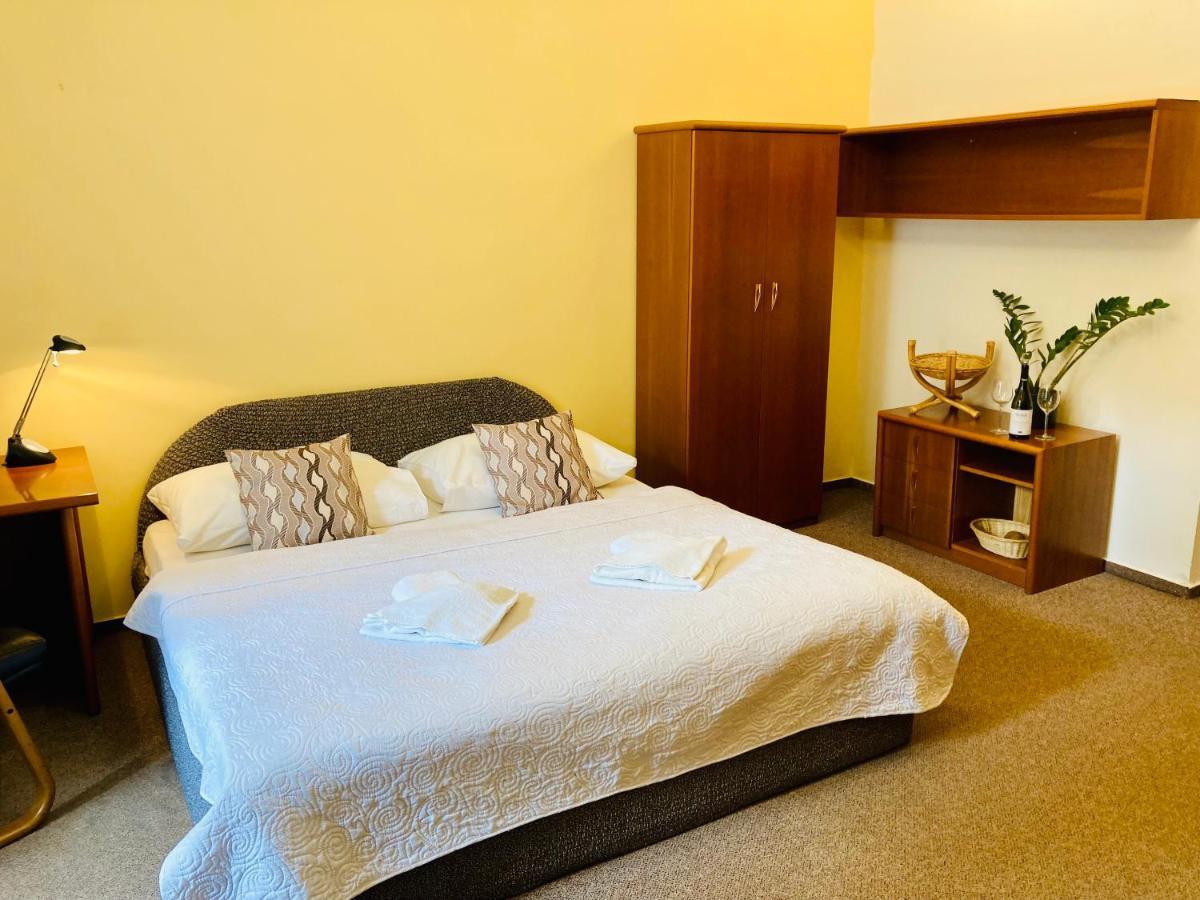 Hotel U Rytire Mělník Dış mekan fotoğraf